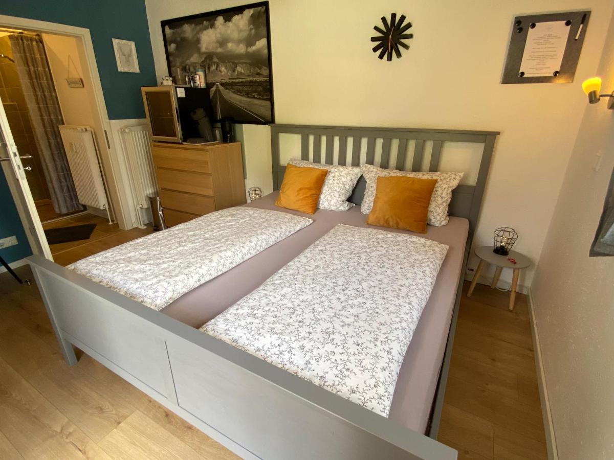 Kleines Doppelzimmer Mit Eigenem Bad Und Kuehlschrank, Frisch Saniert フリードリッヒシュコオク エクステリア 写真