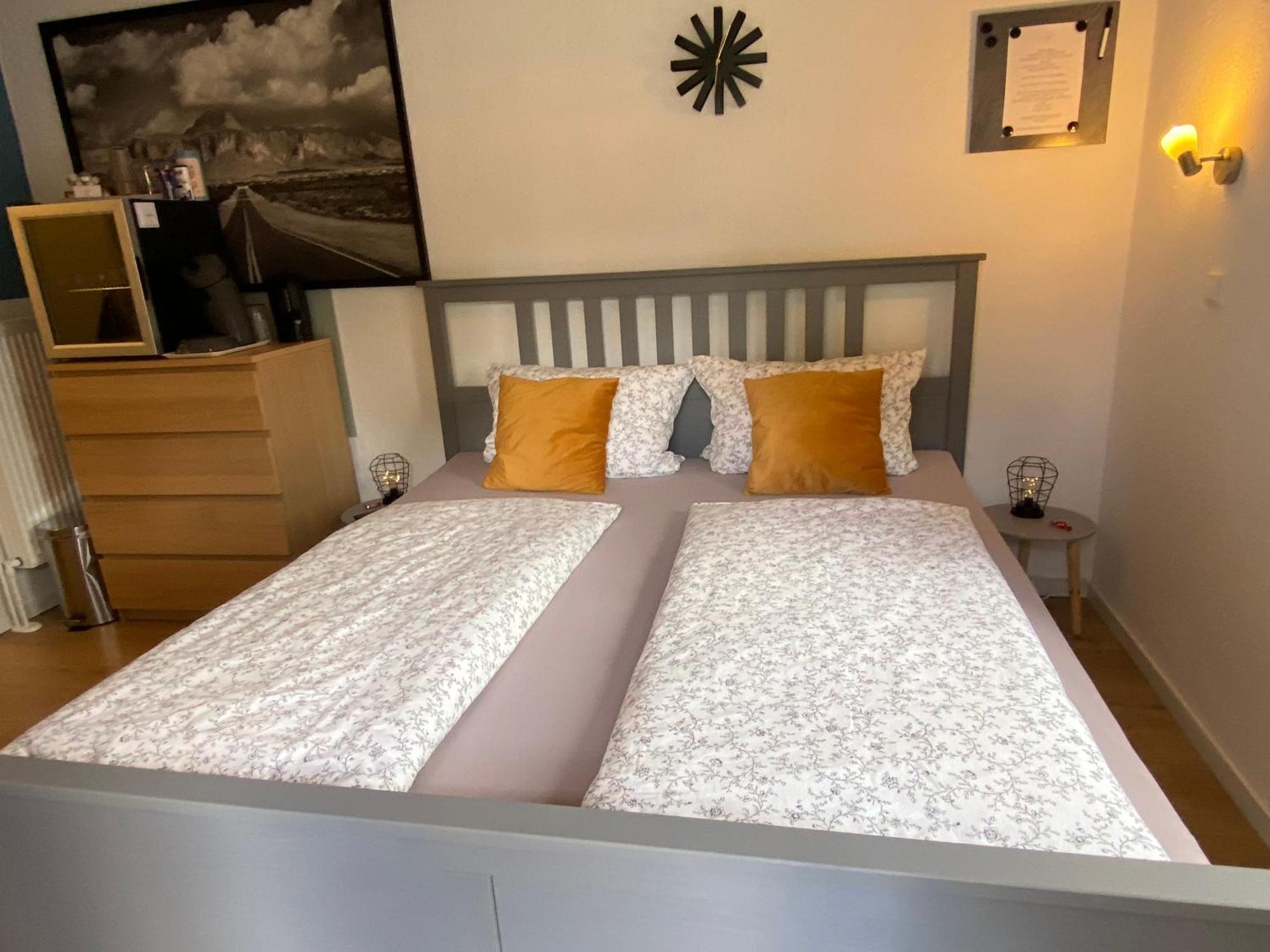 Kleines Doppelzimmer Mit Eigenem Bad Und Kuehlschrank, Frisch Saniert フリードリッヒシュコオク エクステリア 写真